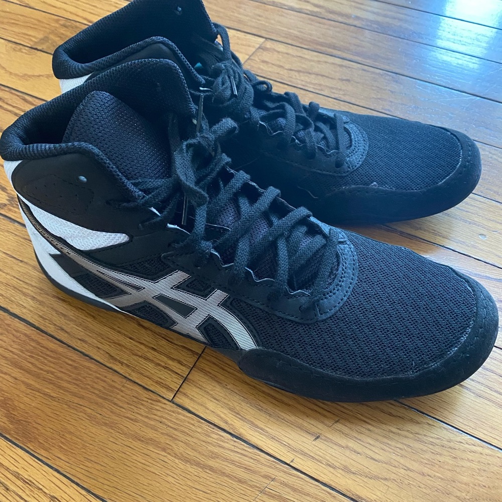 ASICS Men's Matflex 6 Wrestling Shoes. Size 9.